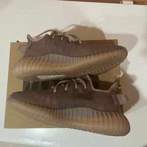 Yeezy 350 V2 Mono Mist size 6.5